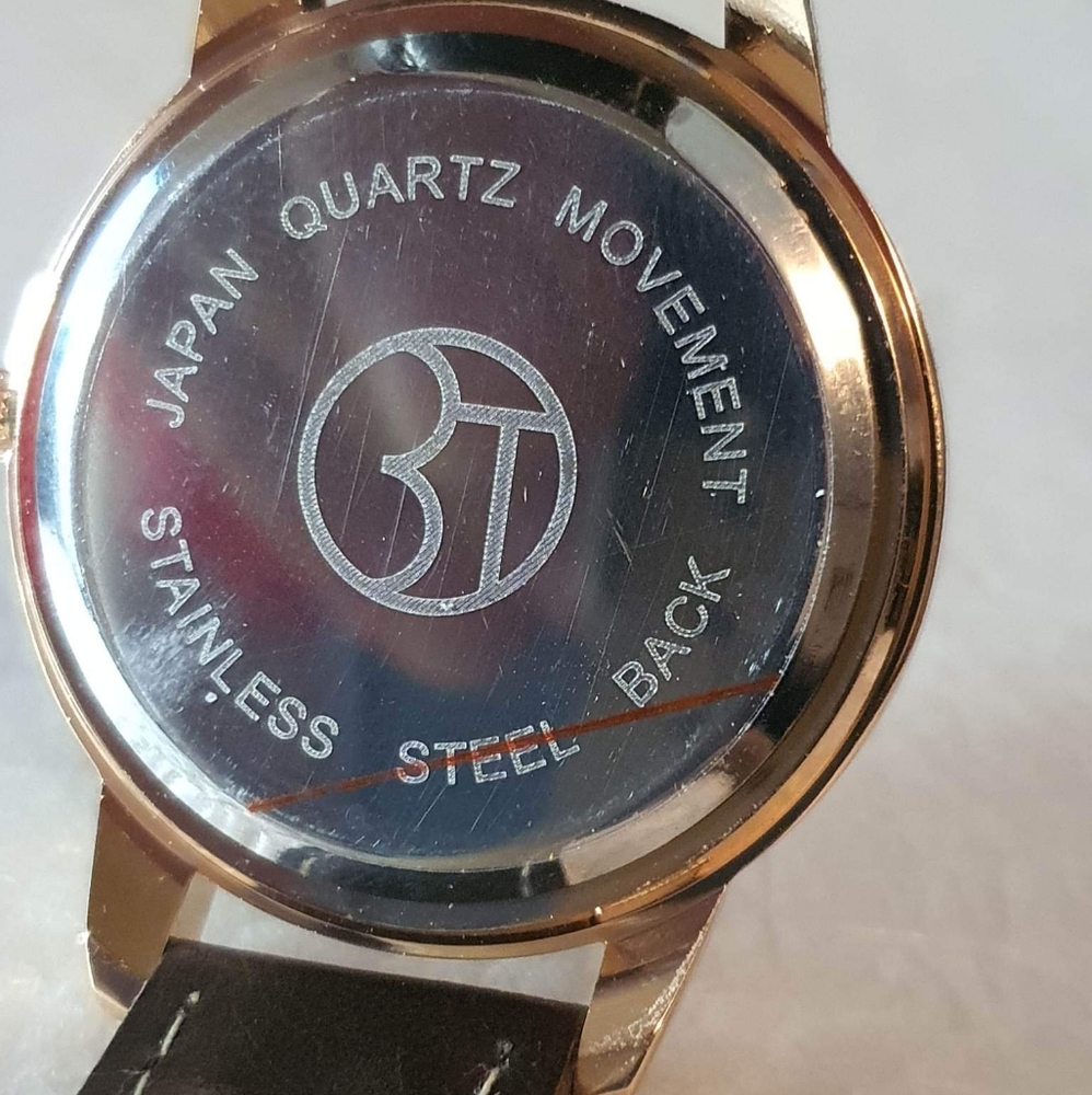 🦋10/$20🦋 3T Goldtone/Pink Leather Women's Watch - Picture 4 of 4